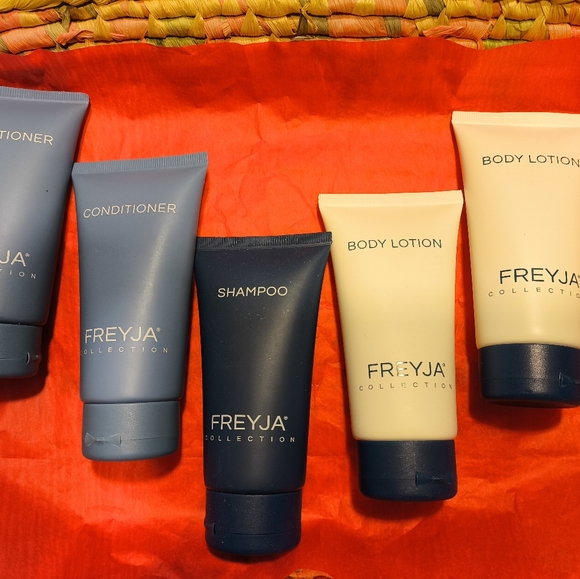 Freyja Bath Set - 5 - Picture 3 of 7